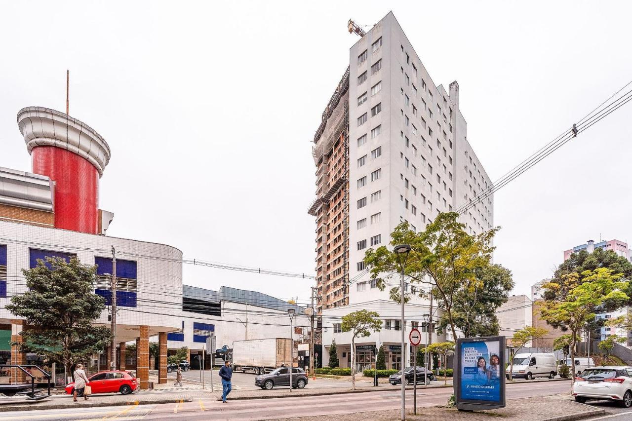Predio Fantastico No Bairro Mais Requisitado De クリチバ エクステリア 写真
